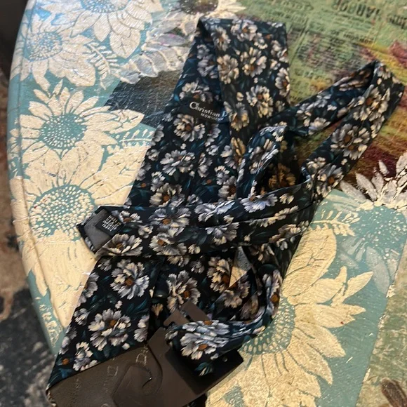 Christian Dior tie - Picture 8 of 10